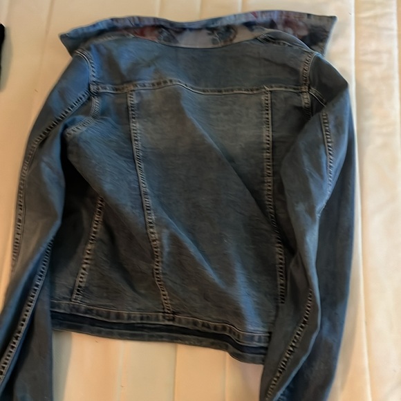 Unique Reversible Floral Denim Jacket by Local New York Artist - medium - Picture 6 of 6